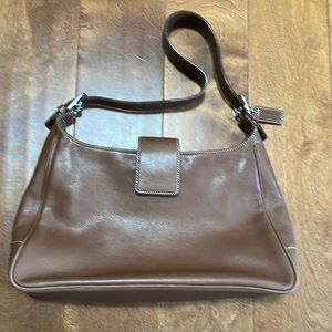 Coach Vintage Hampton Hobo brown. Lightly used in great condition.